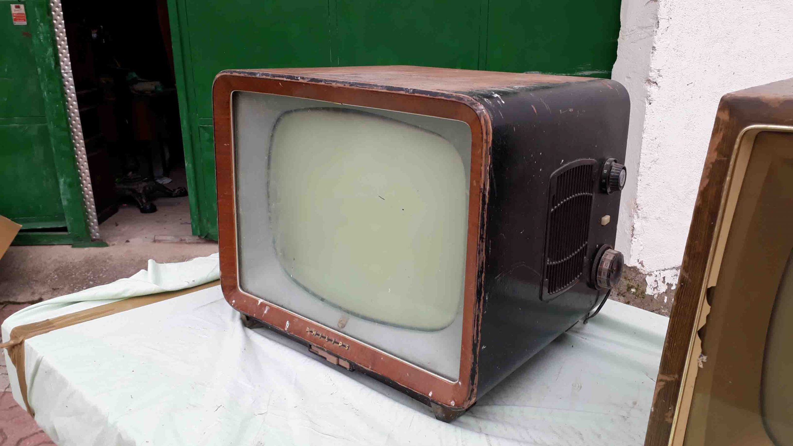 ¿Vale la pena reparar un televisor antiguo? Factores a considerar